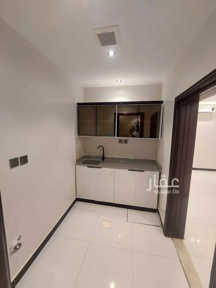 شقة للإيجار في شارع حمزة الصيدلاني, حي العليا, مدينة الرياض, منطقة الرياض 1 صورة