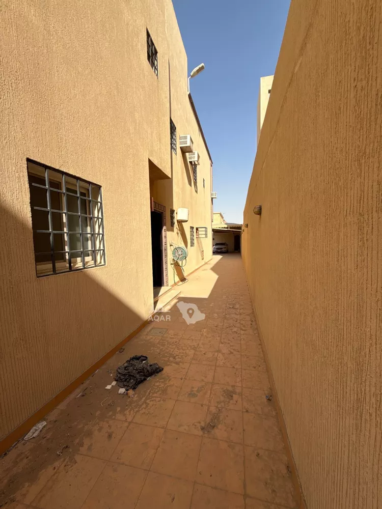 فيلا للبيع في شارع الجدين, حي إشبيلية, مدينة الرياض, منطقة الرياض 5