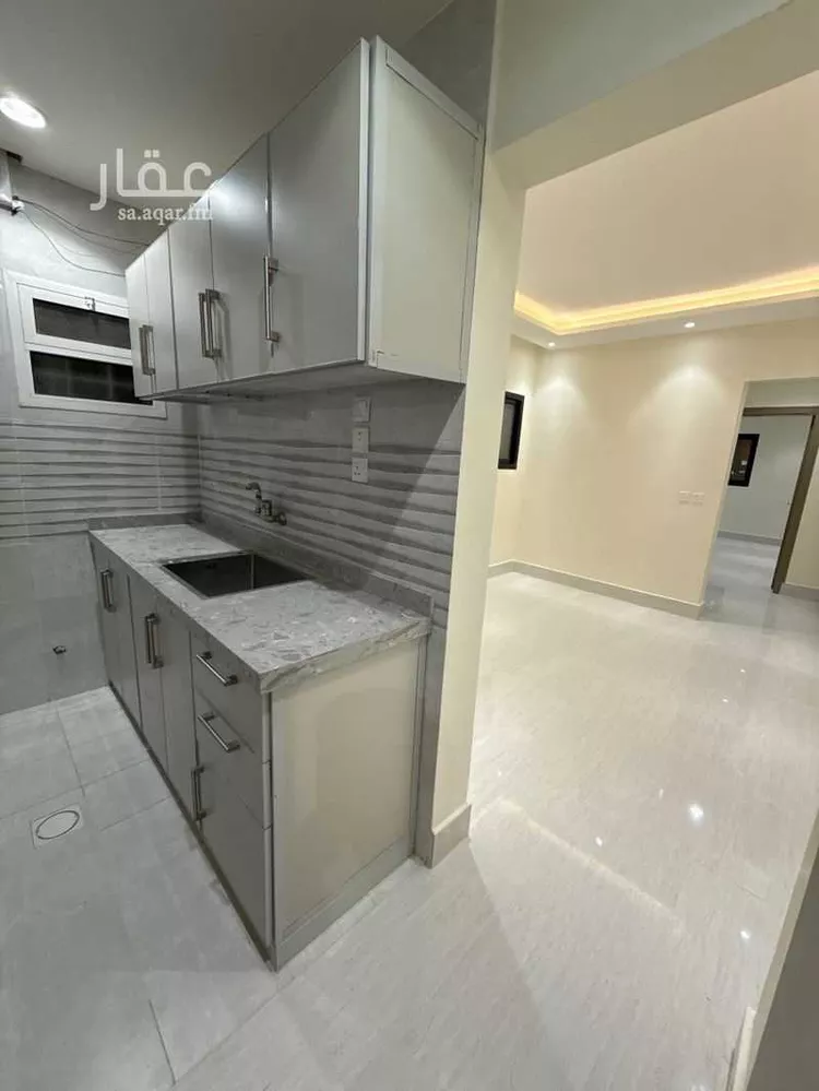 شقة للإيجار في شارع الشيخ حسن بن حسين بن علي, حي إشبيلية, مدينة الرياض, منطقة الرياض
