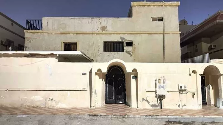 فيلا للبيع في شارع شارع عرض 12 متر, حي العزيزية, مدينة الخفجي, المنطقة الشرقية