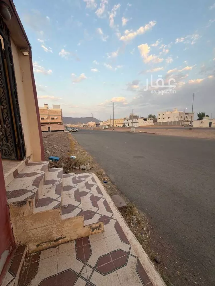 استراحة للبيع في شارع علي ابن محمد ابن ابراهيم الدمشقي, حي ورقان, مدينة المدينة المنورة, منطقة المدينة المنورة 7