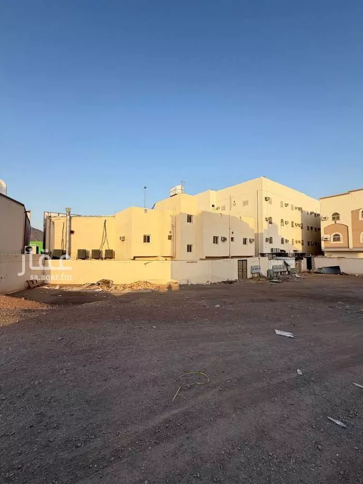 عمارة للبيع في شارع الصناعية, حي ورقان, مدينة المدينة المنورة, منطقة المدينة المنورة صورة 2