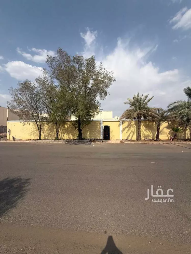 Land for Sale in Medina Ad Duwaikhilah