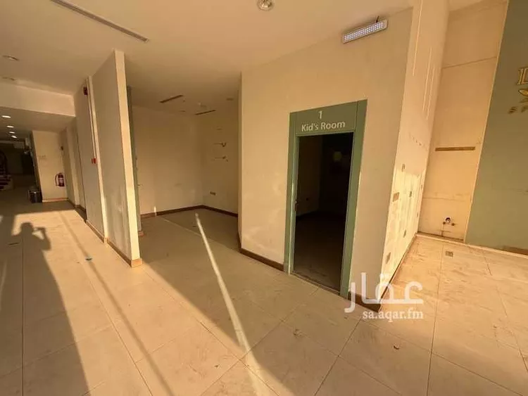 محل للإيجار في شارع عبدالرحمن بن ابي بكره, حي الراية, مدينة المدينة المنورة, منطقة المدينة المنورة صورة 3