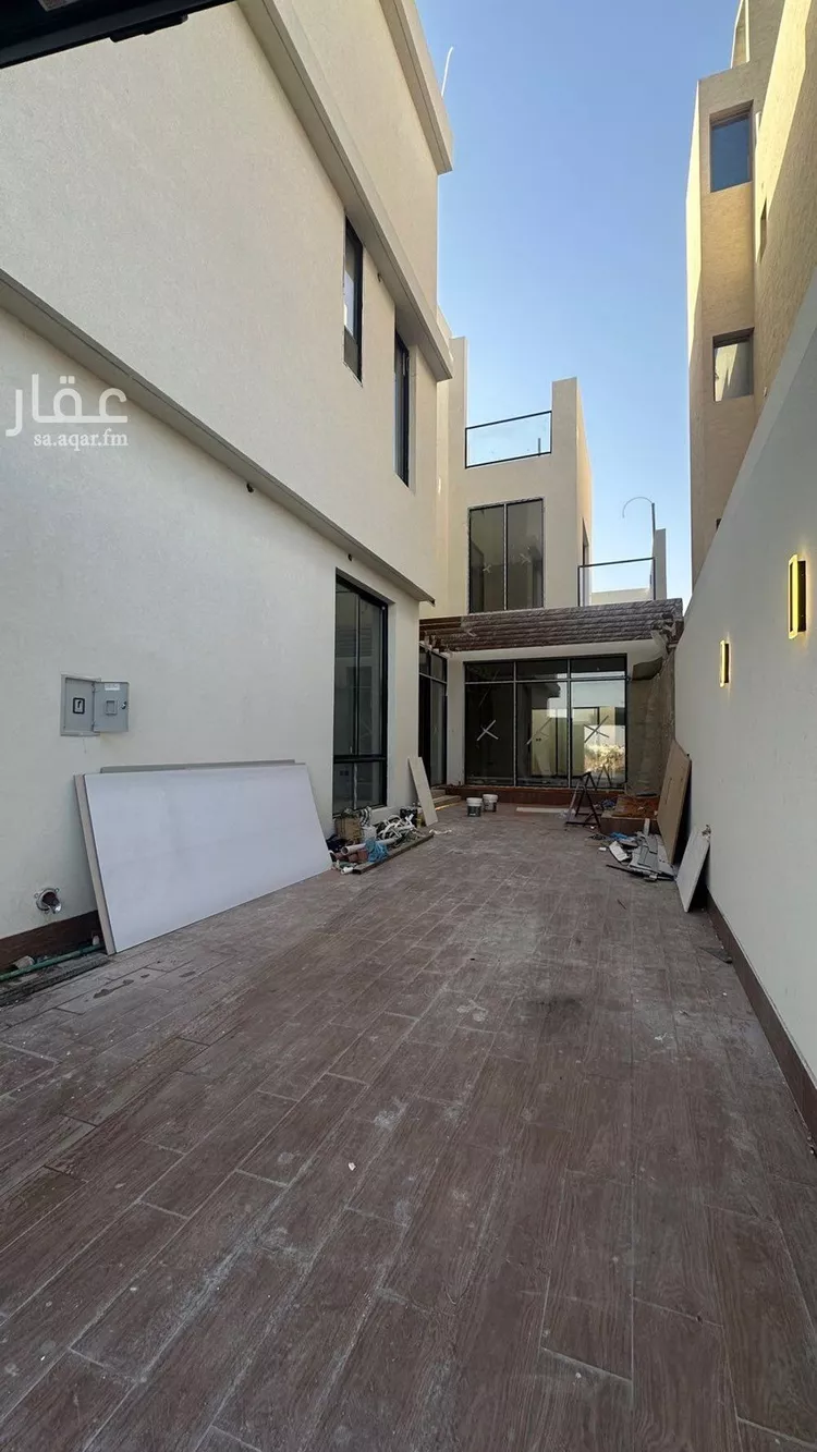 فيلا للبيع في شارع قطب الدين بن السلطان, حي المهدية, مدينة الرياض, منطقة الرياض صورة 2