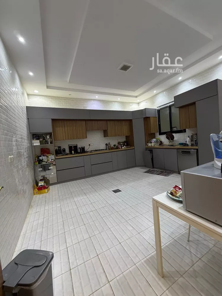فيلا للإيجار في شارع أحمد بن تاج الدين, حي طويق, مدينة الرياض, منطقة الرياض 12