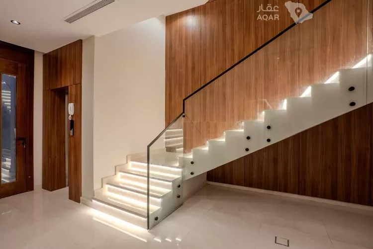 فيلا للبيع في شارع سكاكا, حي القصور, مدينة الظهران, المنطقة الشرقية صورة 3