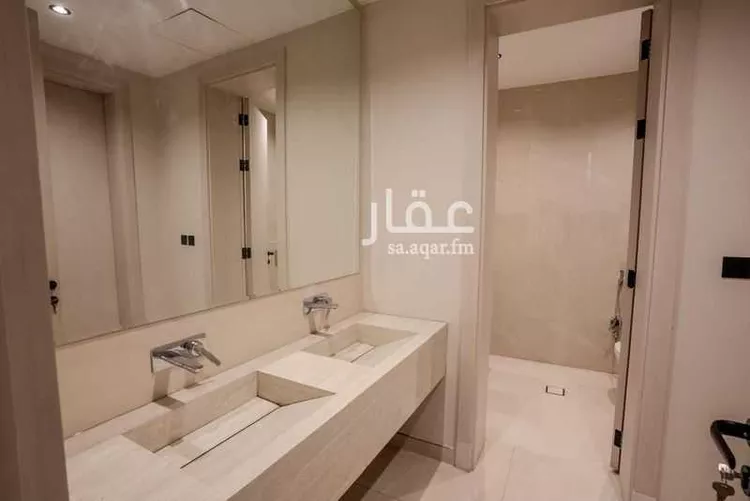 فيلا للبيع في شارع سكاكا, حي القصور, مدينة الظهران, المنطقة الشرقية 9