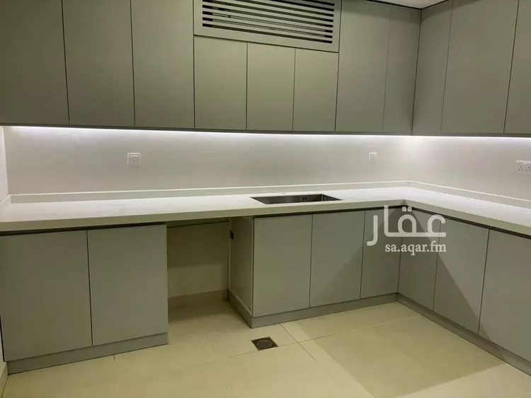 فيلا للإيجار في شارع خزامه بن يعمر , حي مطار الملك خالد الدولي, مدينة الرياض, منطقة الرياض صورة 5