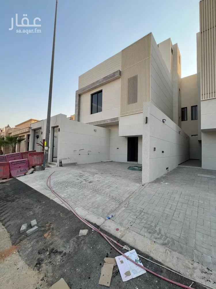 دور للبيع في شارع عبدالله بن قعود, حي طويق, مدينة الرياض, منطقة الرياض
