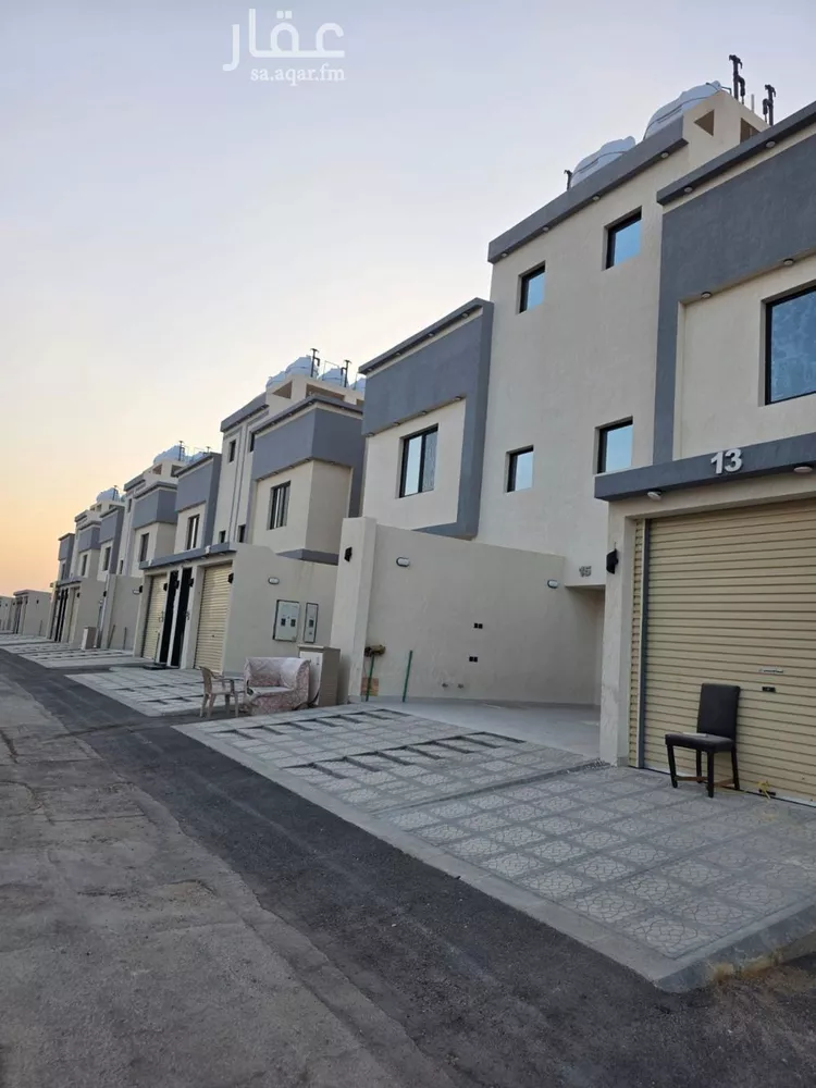 دور للبيع في شارع دينار, حي بدر, مدينة الرياض, منطقة الرياض صورة 2