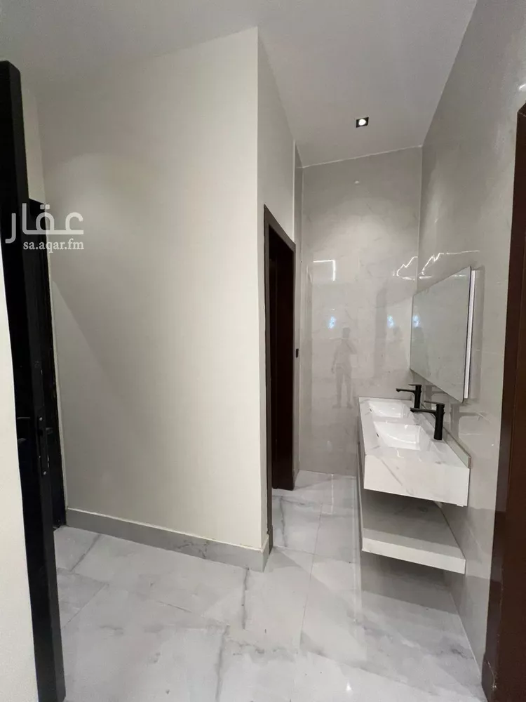 فيلا للبيع في شارع السقائف, حي طويق, مدينة الرياض, منطقة الرياض صورة 5