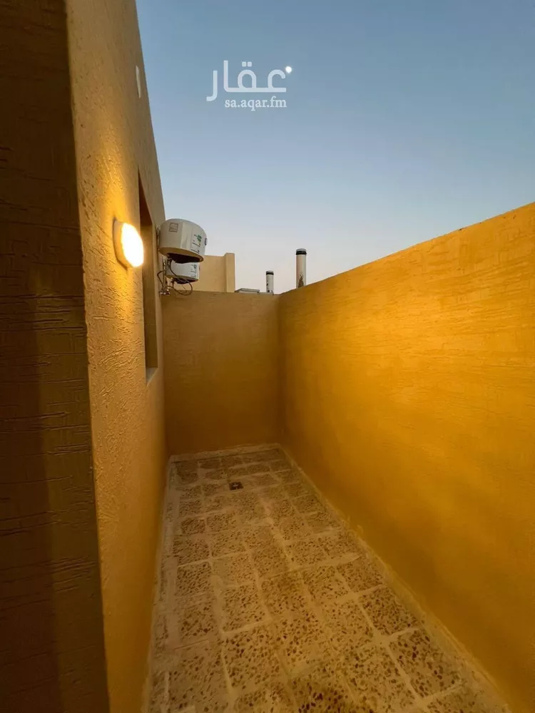 فيلا للبيع في شارع شهاب الدين بن عسكر, حي العريجاء الأوسط, مدينة الرياض, منطقة الرياض صورة 2