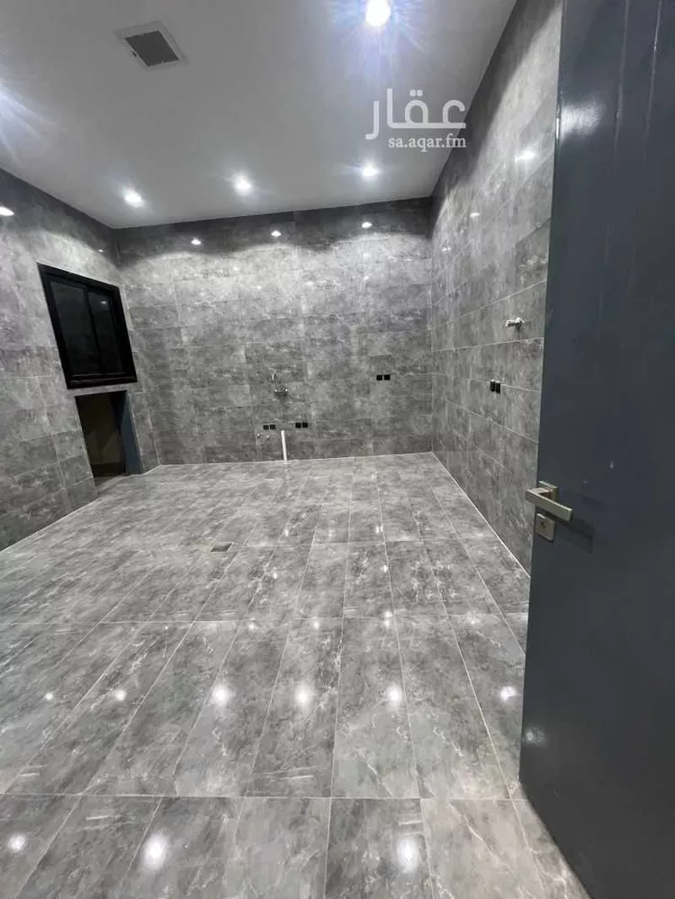 Floor for Sale in Riyadh Al Qadisiyah 14