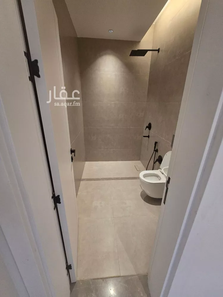 شقة للبيع في شارع عبدالرحمن بن محمد بن مسلمه الانصاري, حي العارض, مدينة الرياض, منطقة الرياض صورة 3
