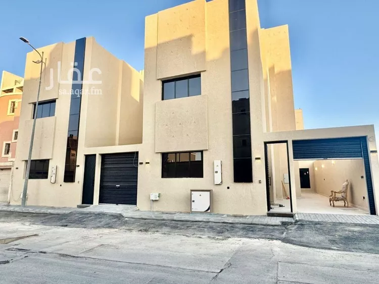 فيلا للبيع في شارع الشيخ عبدالله بن عبداللطيف ال شيخ, حي ظهرة العودة شرق, مدينة الدرعية, منطقة الرياض صورة 2