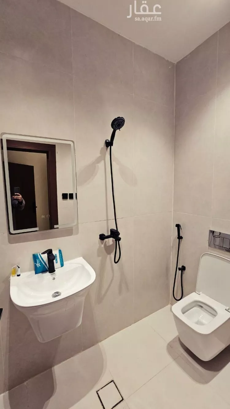 شقة للإيجار في شارع طريق الملك فهد الفرعي, حي العقيق, مدينة الرياض, منطقة الرياض صورة 5
