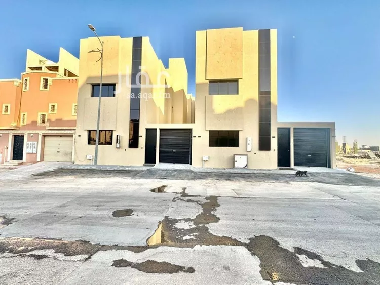 فيلا للبيع في شارع الشيخ عبدالله بن عبداللطيف ال شيخ, حي ظهرة العودة شرق, مدينة الدرعية, منطقة الرياض صورة 4