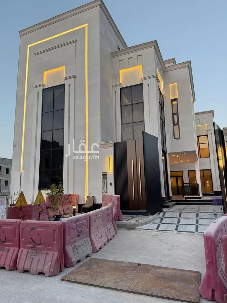 فيلا للبيع في شارع ابن صدقة الغرافي, حي المهدية, مدينة الرياض, منطقة الرياض صورة 2