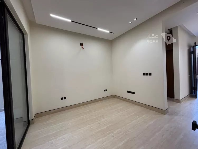 فيلا للبيع في شارع أبي الشيخ الأصبهاني, حي المهدية, مدينة الرياض, منطقة الرياض 24