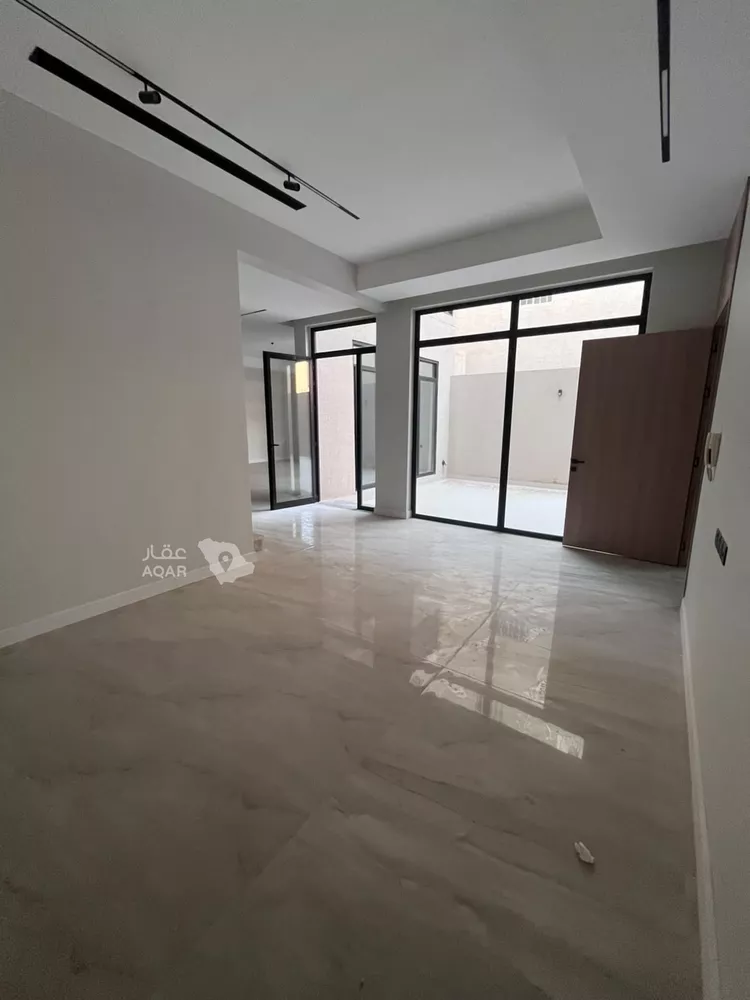 فيلا للبيع في شارع عبداللطيف بن المبارك, حي المهدية, مدينة الرياض, منطقة الرياض 7