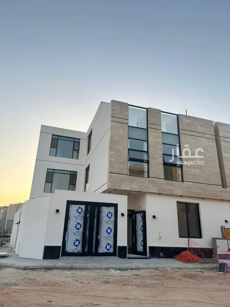 فيلا للبيع في شارع أحمد بن الحسن الأنصاري, حي المهدية, مدينة الرياض, منطقة الرياض