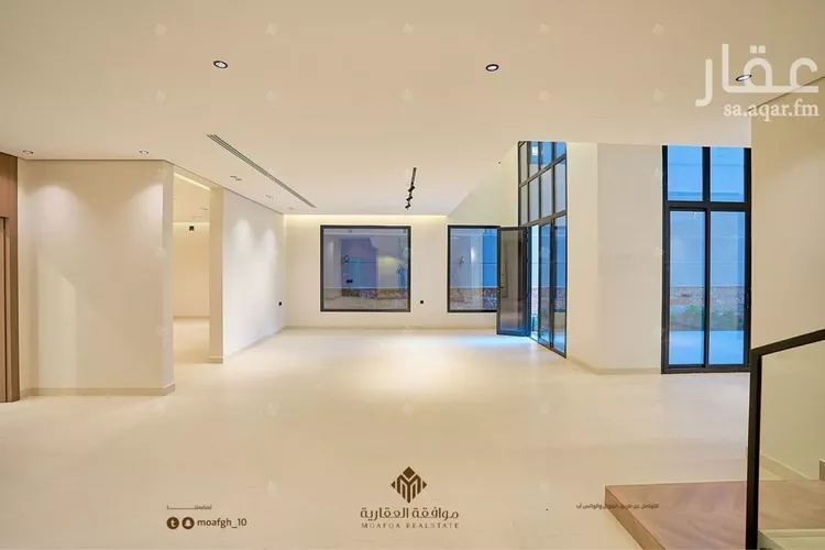 فيلا للبيع في شارع أحمد بن قطرب, حي المهدية, مدينة الرياض, منطقة الرياض 8