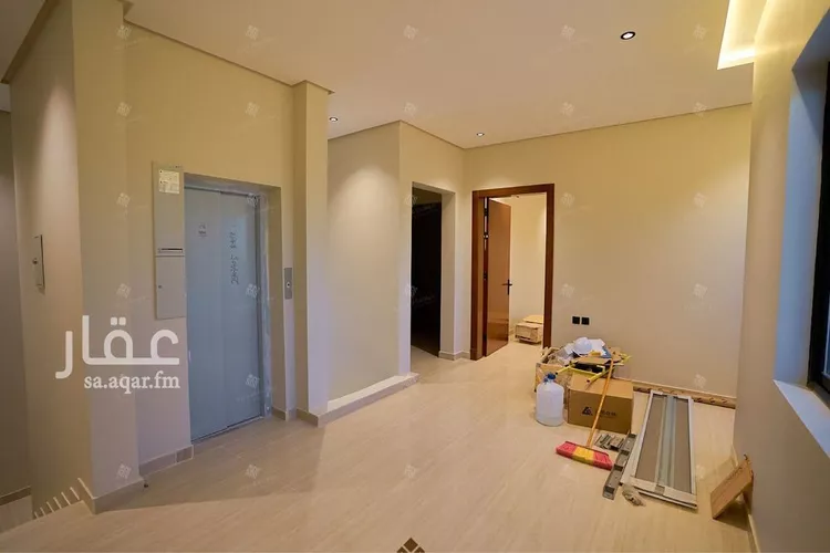 فيلا للبيع في شارع أبي الحسن الأسفرائيني, حي المهدية, مدينة الرياض, منطقة الرياض 18
