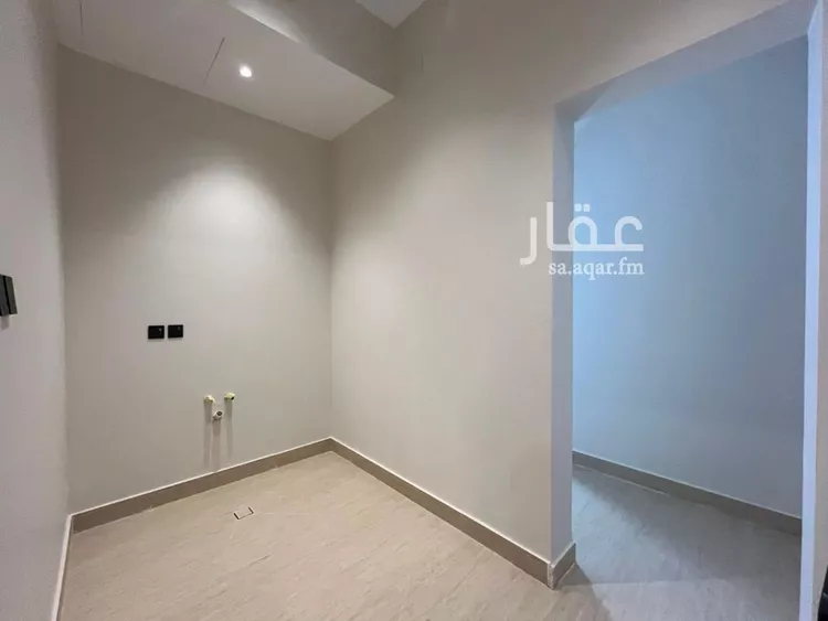 فيلا للبيع في شارع محمد بن هبه الله, حي المهدية, مدينة الرياض, منطقة الرياض 11