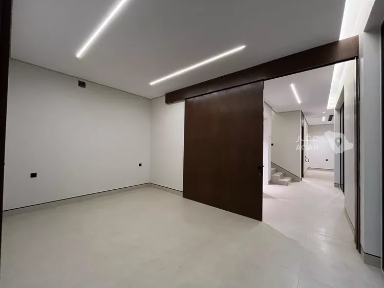 فيلا للبيع في شارع أبي الحسن الأسفرائيني, حي المهدية, مدينة الرياض, منطقة الرياض 11