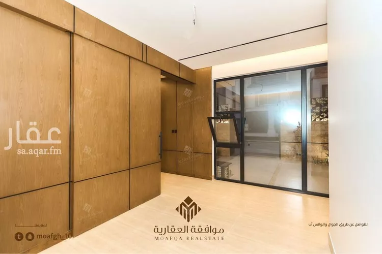 فيلا للبيع في شارع أحمد بن الحسن الأنصاري, حي المهدية, مدينة الرياض, منطقة الرياض 11