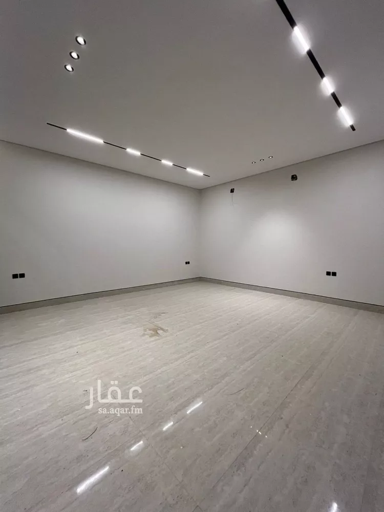 فيلا للبيع في شارع أحمد الكازروني, حي المهدية, مدينة الرياض, منطقة الرياض صورة 5