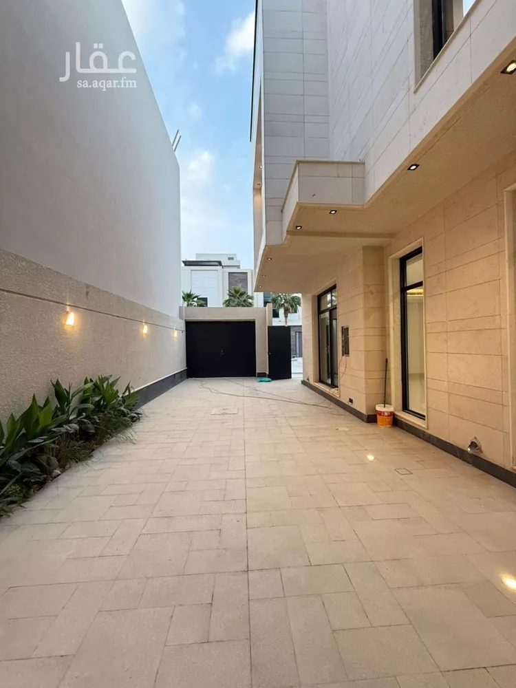 فيلا للبيع في شارع عبدالرحمن العدوان, حي المهدية, مدينة الرياض, منطقة الرياض صورة 3