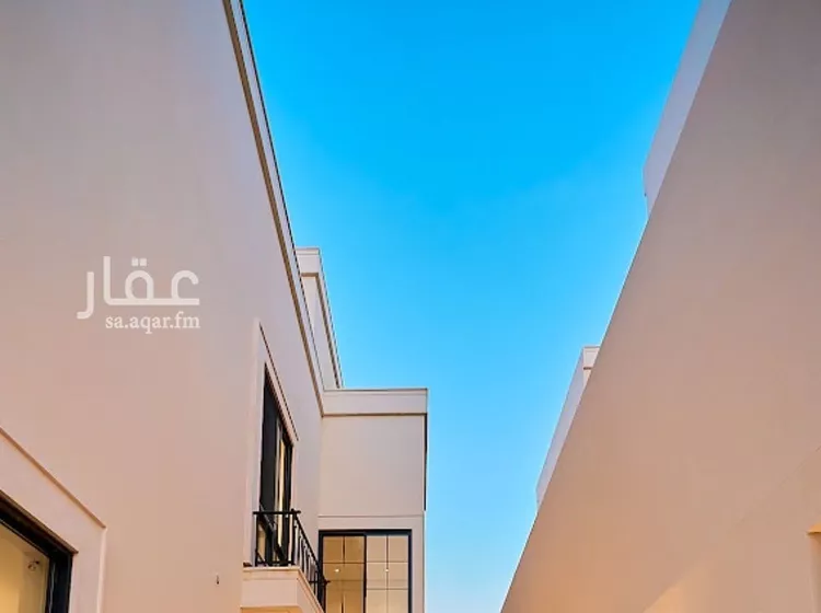 فيلا للبيع في شارع عبدالله النحوي, حي المهدية, مدينة الرياض, منطقة الرياض صورة 3