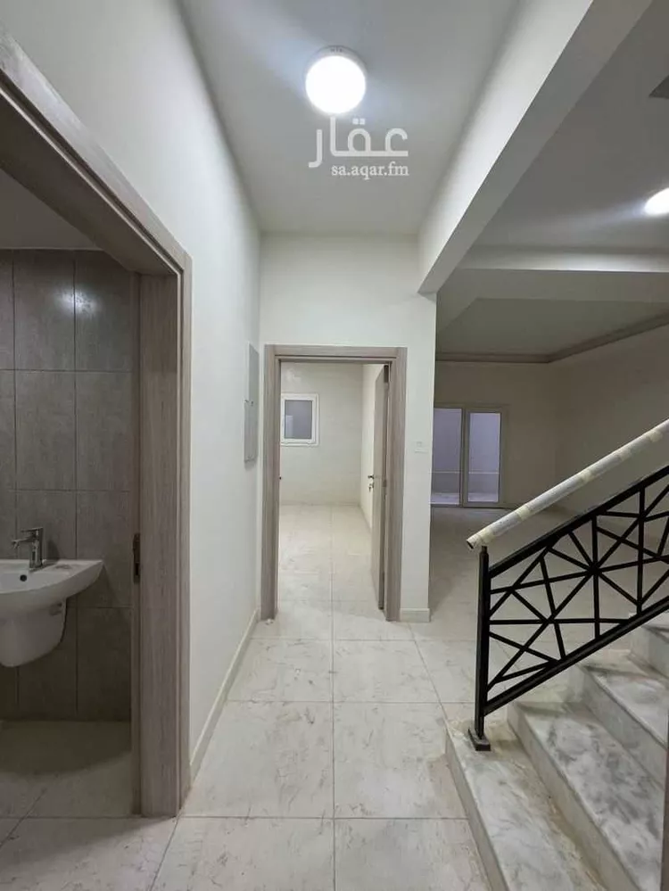 فيلا للبيع في شارع سفيان الجمحي, حي مطار الملك خالد الدولي, مدينة الرياض, منطقة الرياض صورة 5