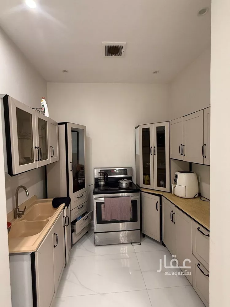 فيلا للإيجار في شارع صخر بن عمرو, حي القيروان, مدينة الرياض, منطقة الرياض صورة 3