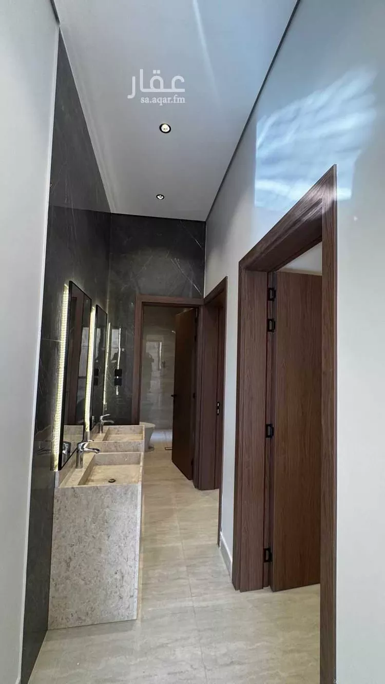 Floor for Sale in Riyadh Ar Rimal 7
