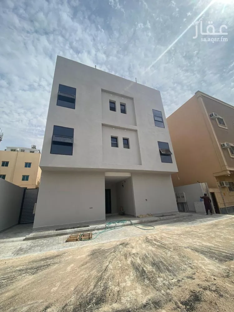 عمارة للبيع في شارع الامام عبدالله بن ثنيان ال سعود, حي الضباط, مدينة الرياض, منطقة الرياض