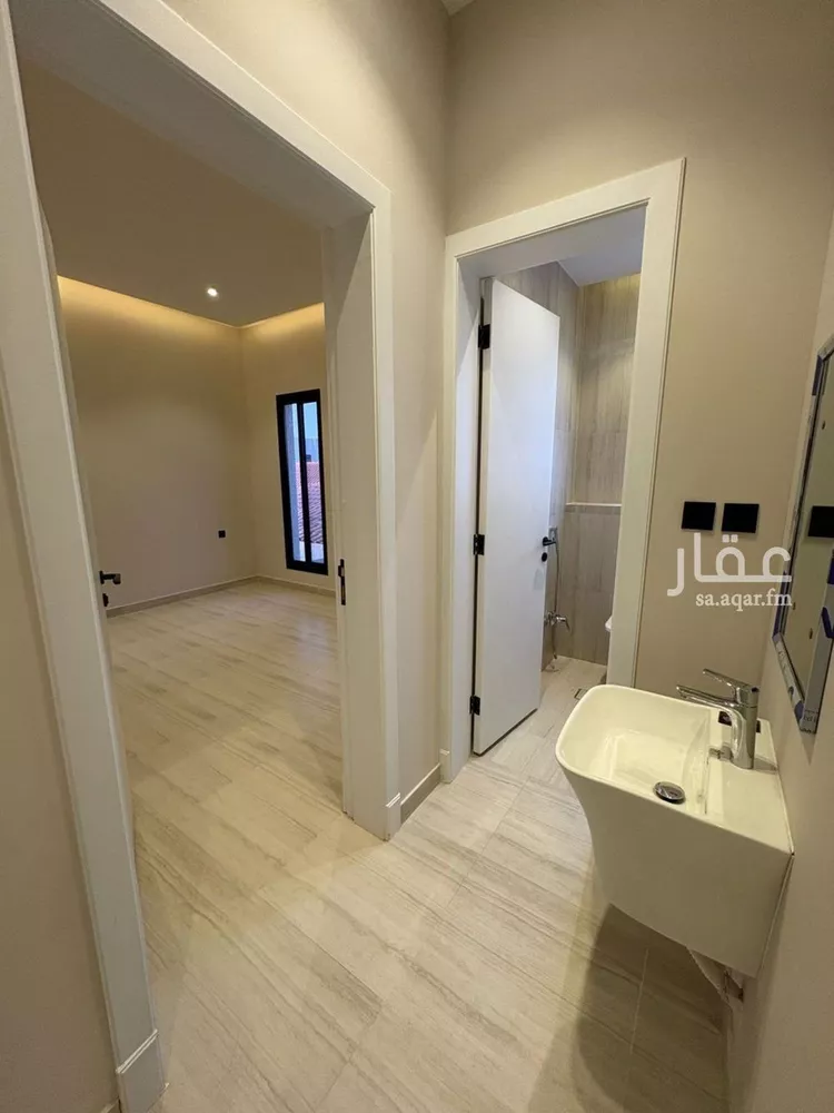 دور للبيع في شارع عبدالملك القلعي, حي العارض, مدينة الرياض, منطقة الرياض صورة 3