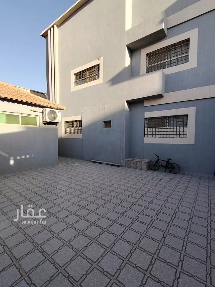 فيلا للبيع في شارع أبي الجيوش الحموي, حي الملز, مدينة الرياض, منطقة الرياض صورة 3