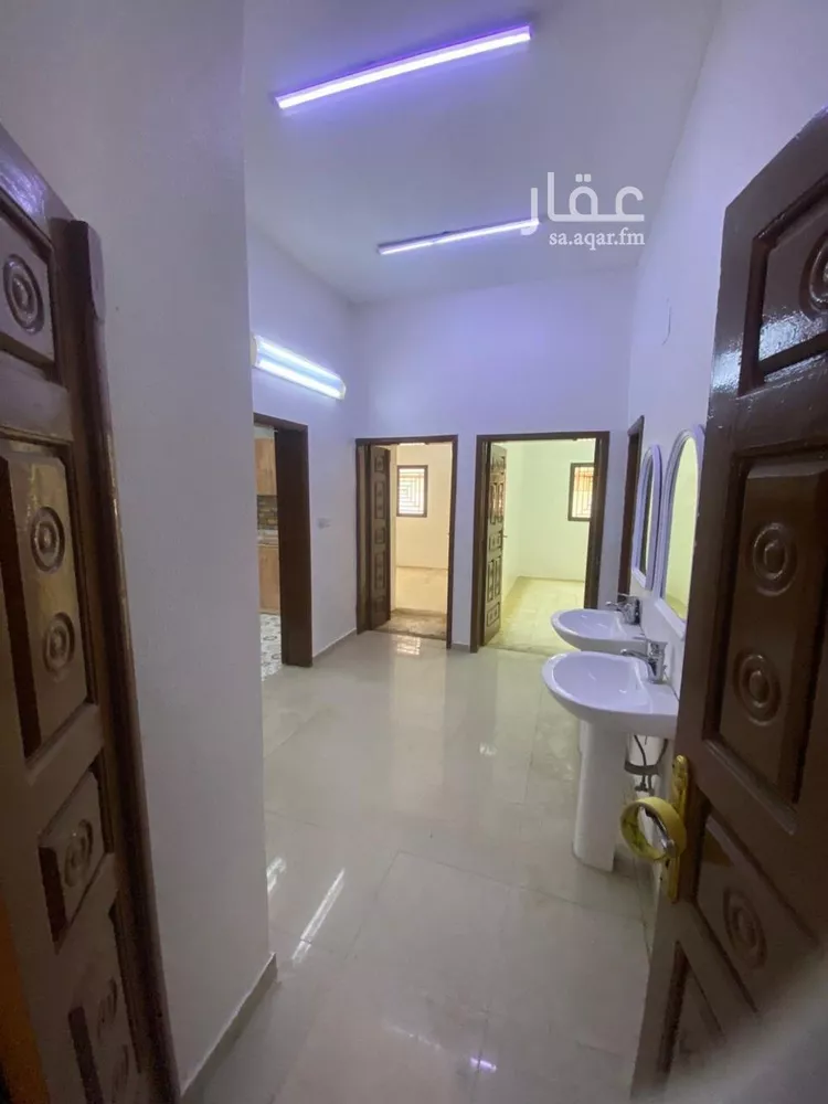 شقة للإيجار في شارع عامر ابن ابي البكير, حي العزيزية, مدينة خميس مشيط, منطقة عسير صورة 2