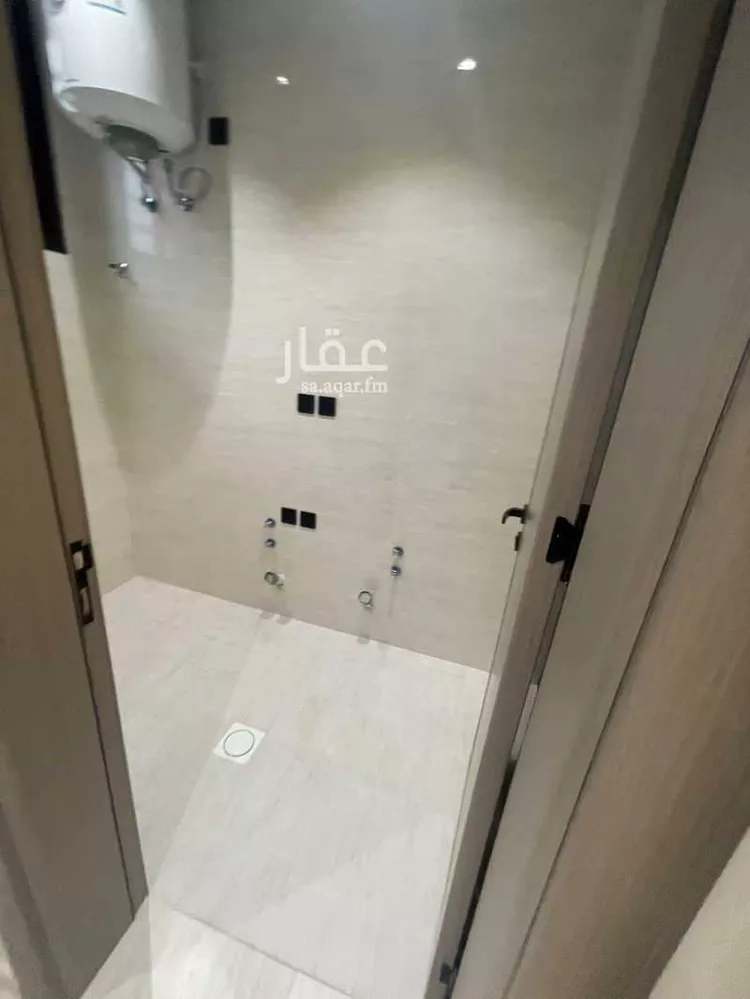 Floor for Sale in Khamis Mushait Al Moosa Subdivision 6