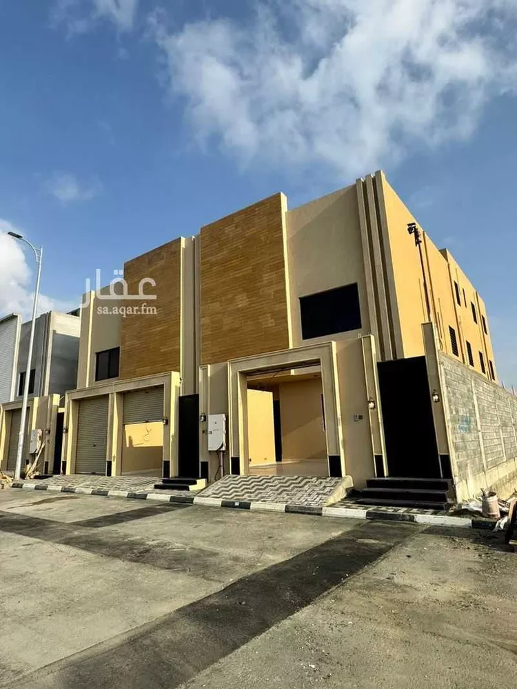 Floor for Sale in Khamis Mushait Al Moosa Subdivision