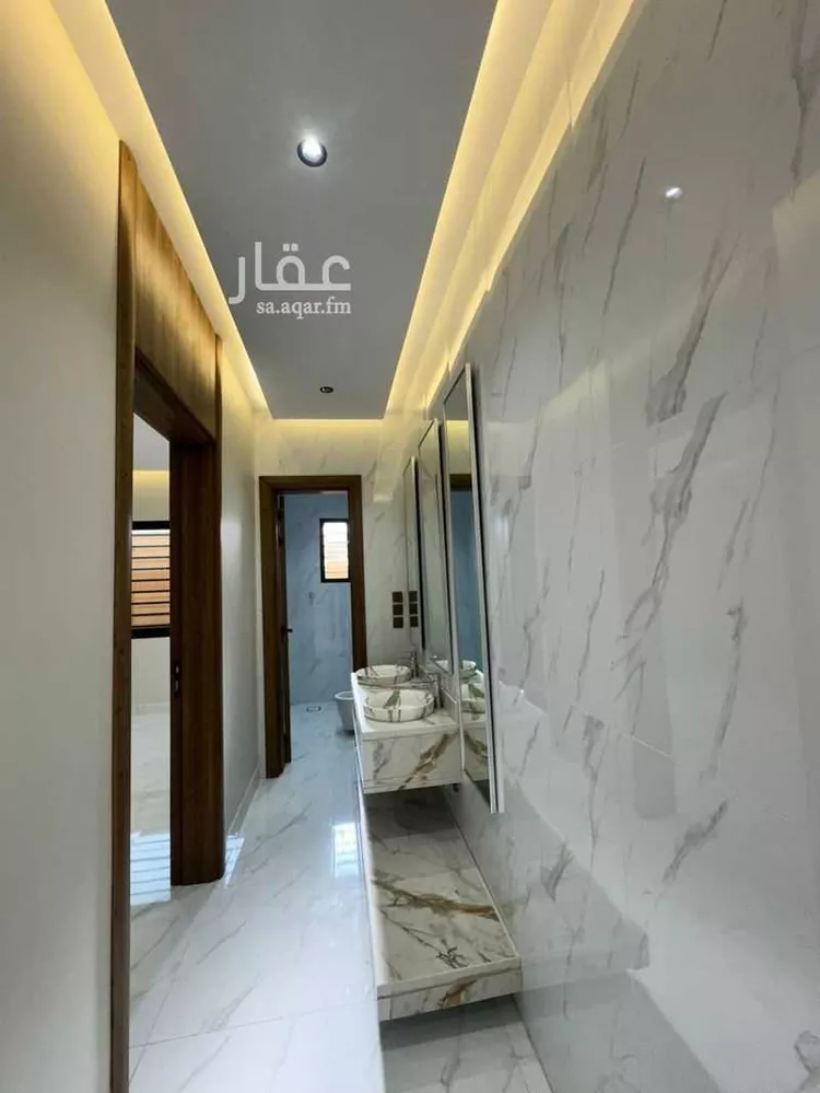 Floor for Sale in Khamis Mushait Al Moosa Subdivision 12