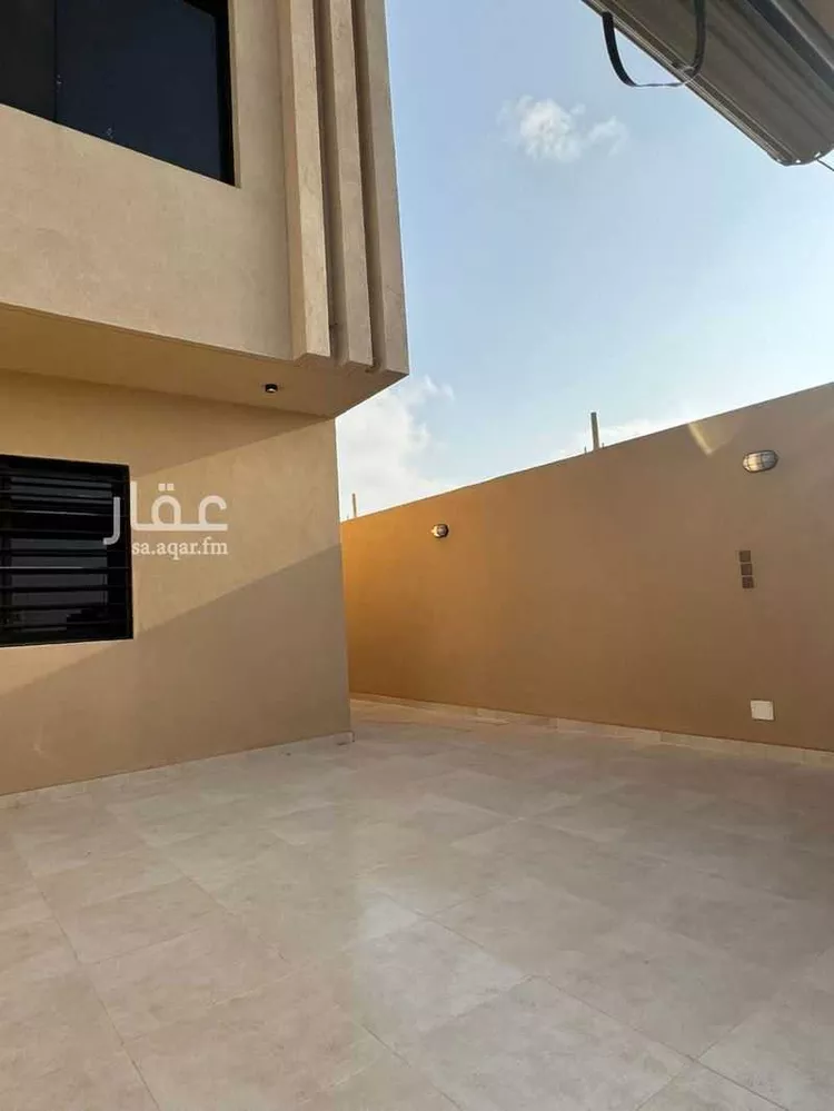 Floor for Sale in Khamis Mushait Al Moosa Subdivision 11