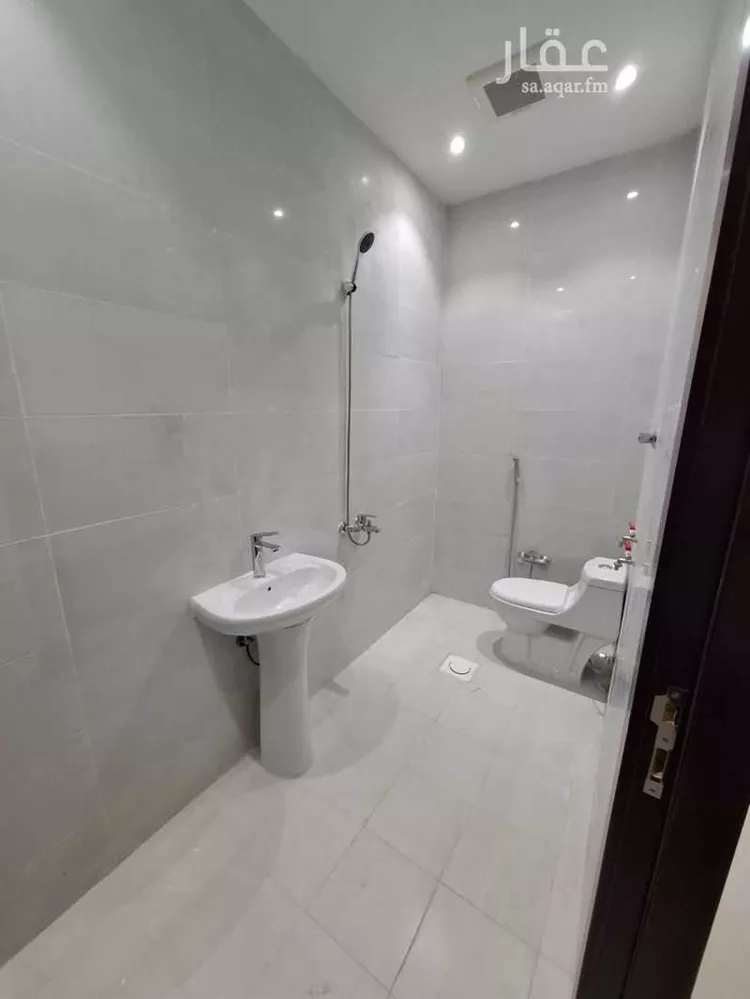 شقة للإيجار في شارع ثابت اللغوي, حي المعذر الشمالي, مدينة الرياض, منطقة الرياض