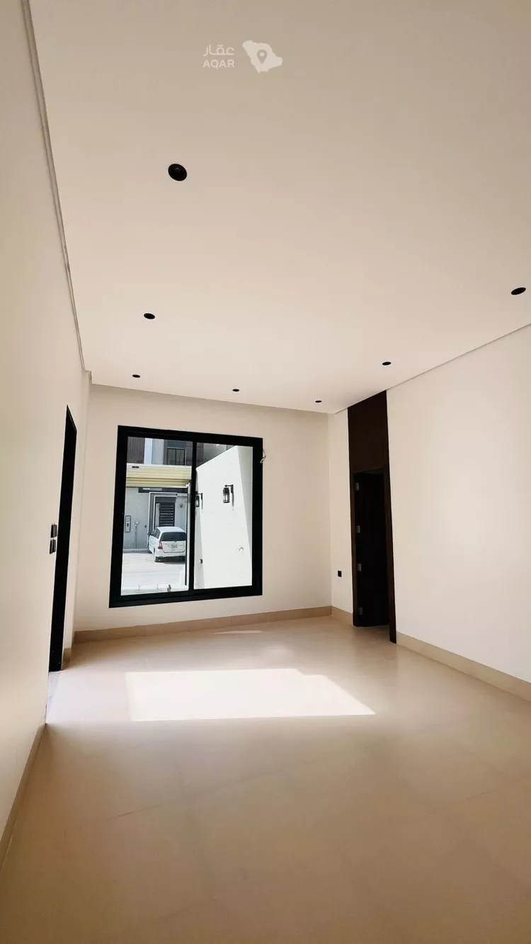 Floor for Sale in Riyadh Ar Rimal 7