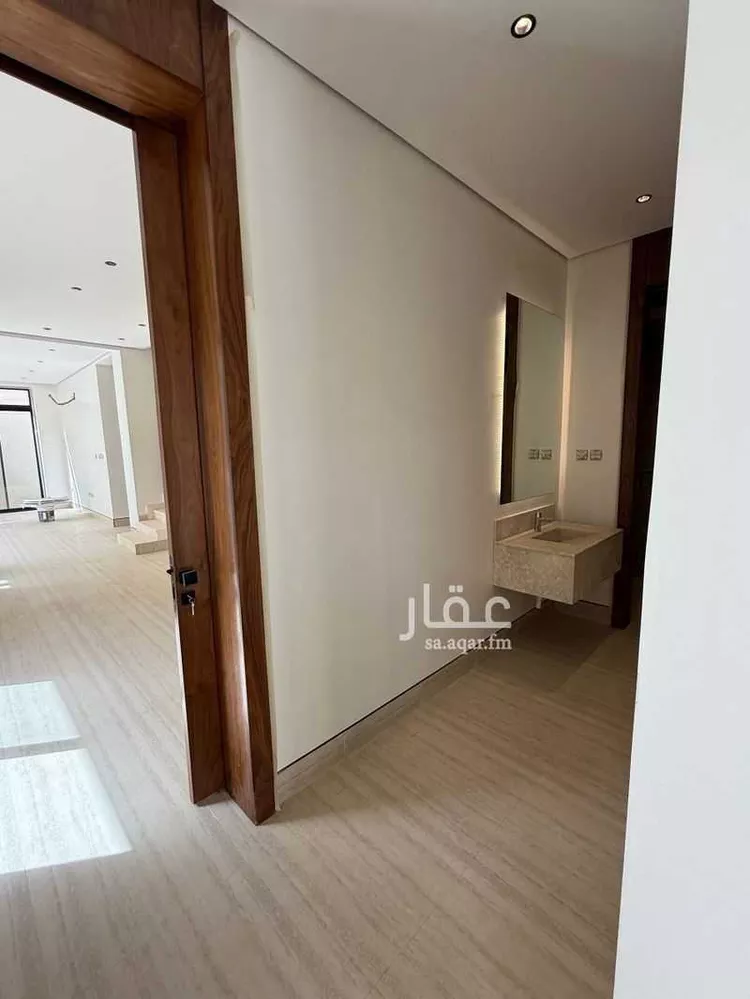 فيلا للبيع في شارع ابن المهاجر, حي المهدية, مدينة الرياض, منطقة الرياض صورة 2