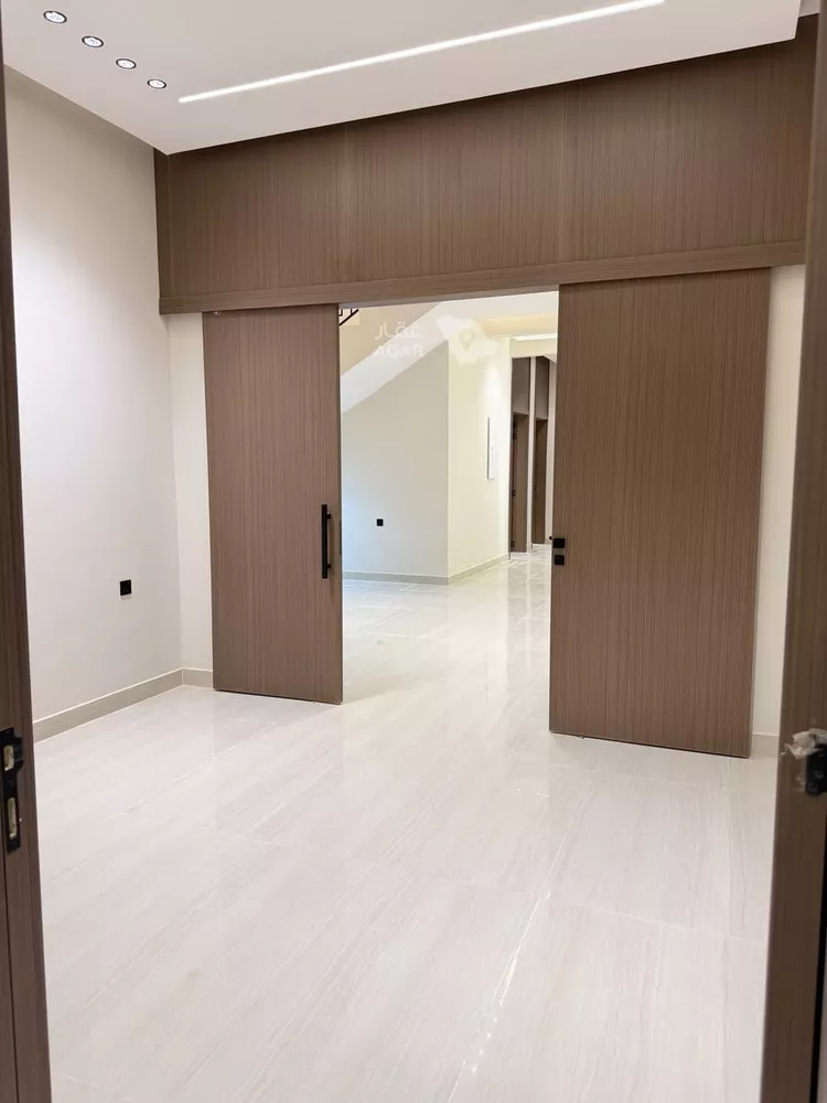 فيلا للبيع في شارع محمد سعيد حسن كمال, حي البيان, مدينة الرياض, منطقة الرياض صورة 2