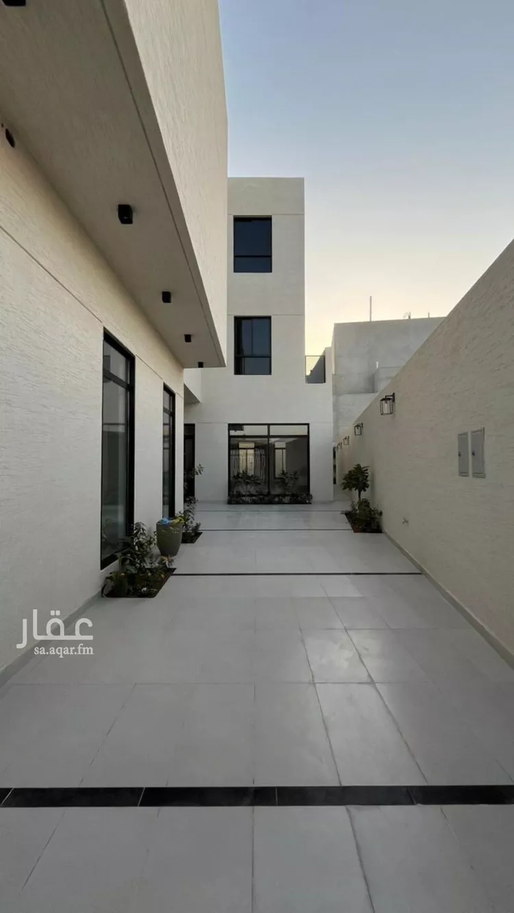 فيلا للبيع في شارع محمد بن أحمد الحجازي, حي المهدية, مدينة الرياض, منطقة الرياض صورة 4